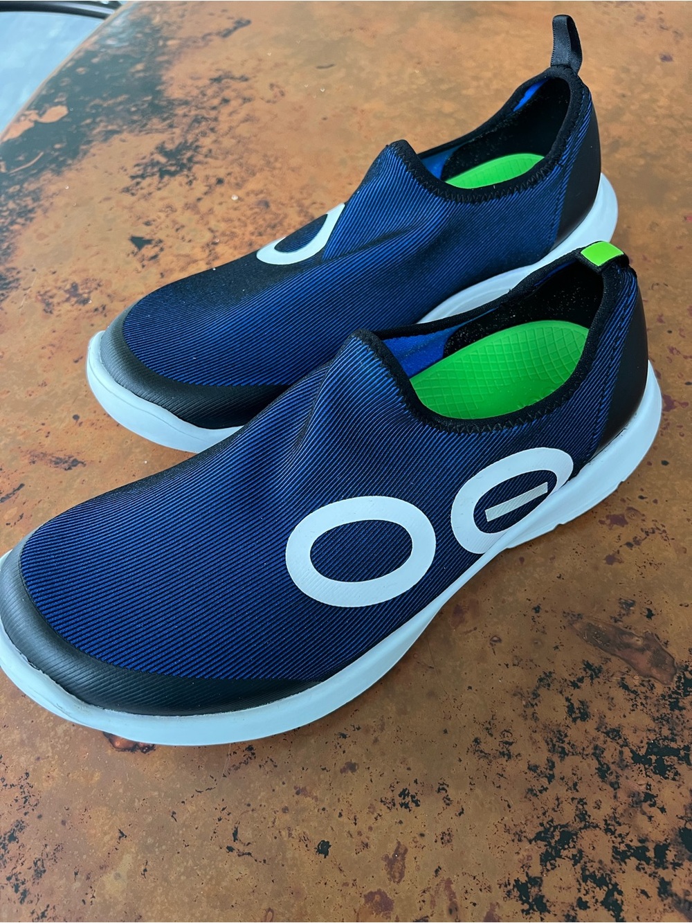 Men’s OOFOS OOmg Sport Slip-On Sneaker Size 10 EU 43